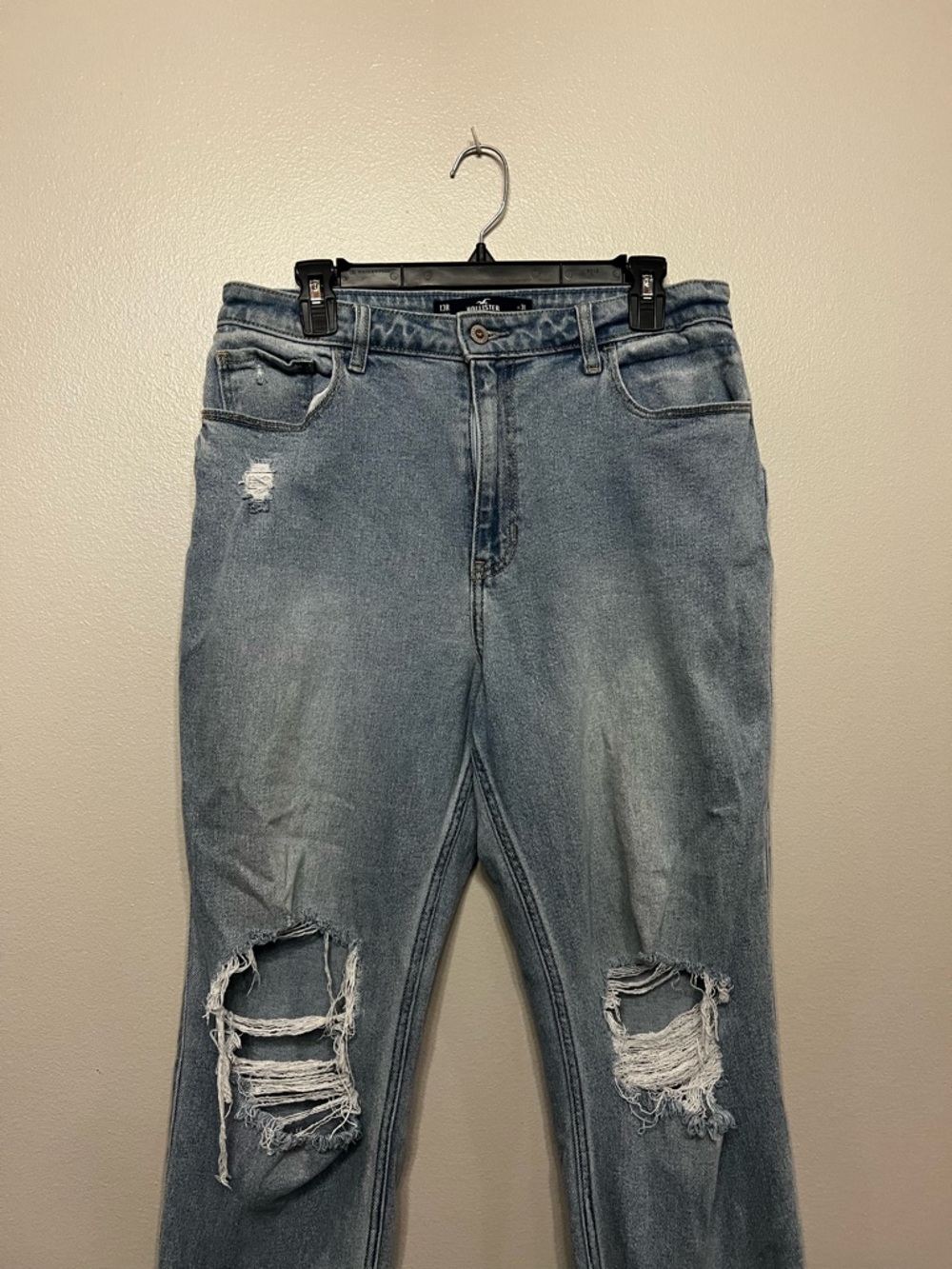 Hollister Women's Light Blue Ultra High-Rise Vintage Jeans Distressed Size 13 R - Picture 3 of 6